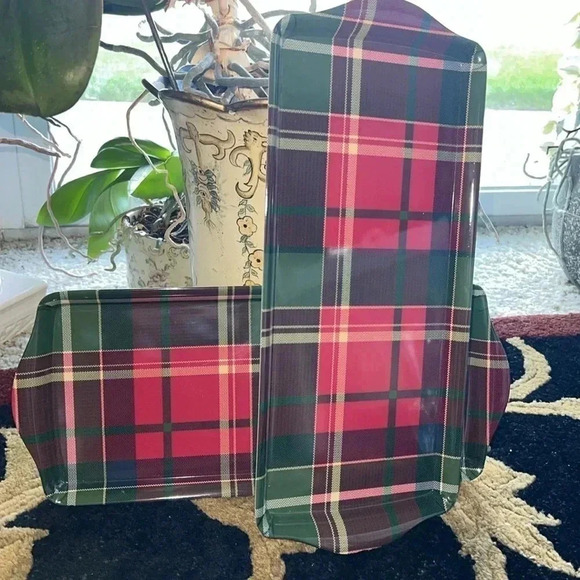 Tommy Bahama 2 Red Green Tartan Plaid Melamine Serving Platters Trays NWT - Picture 5 of 11